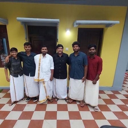 Hostel Gandhi Thiruvananthapuram Kültér fotó